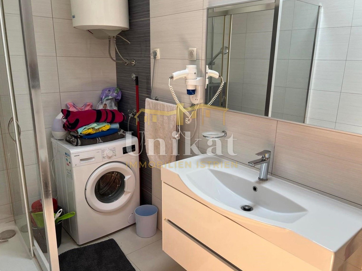 Dvosobno stanovanje v Vabrigi - pogled na morje